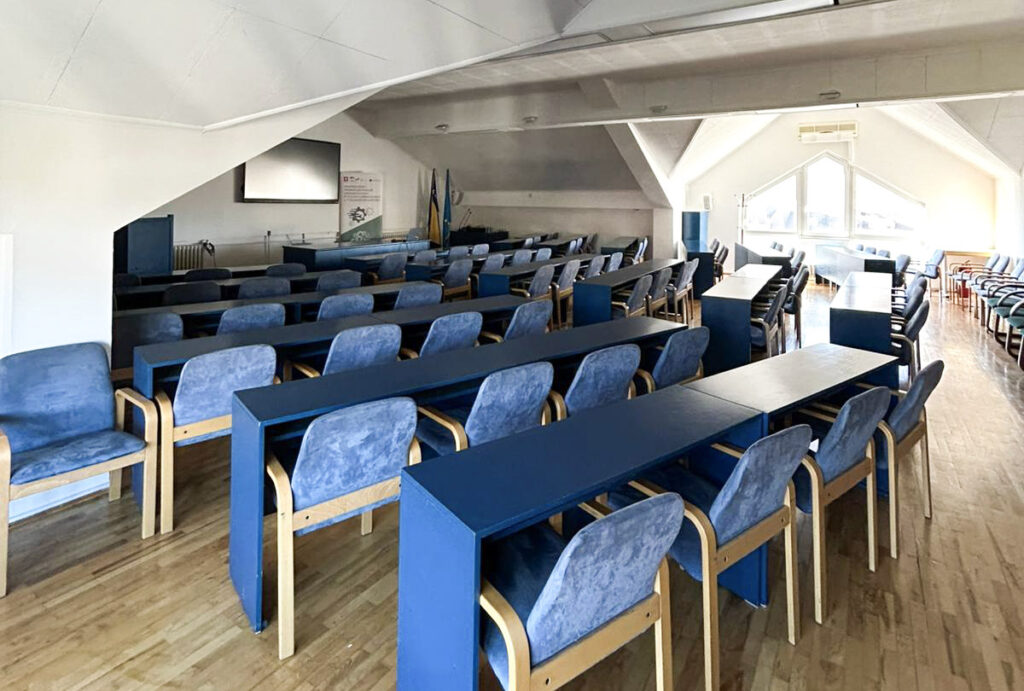 Prostrana sala idealna za seminare, konferencije i obuke.