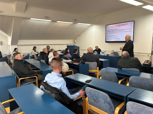 2.forum